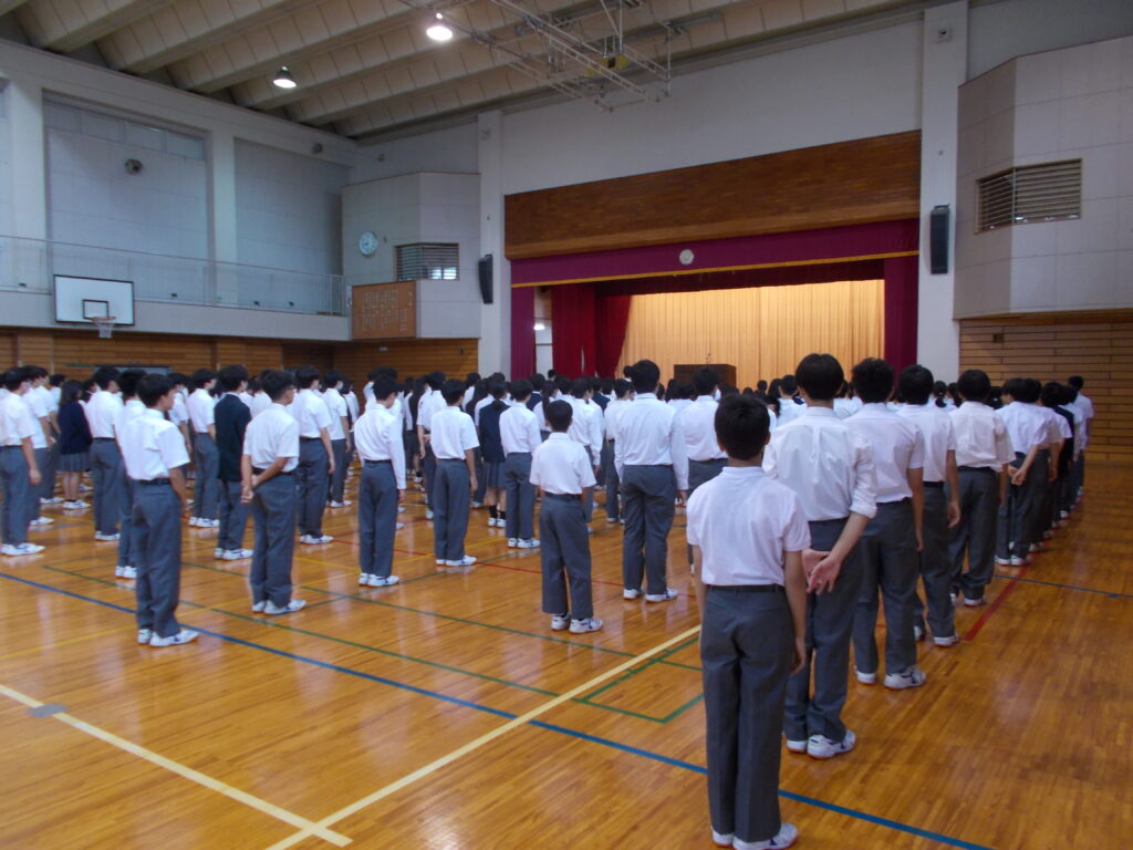 全校朝礼